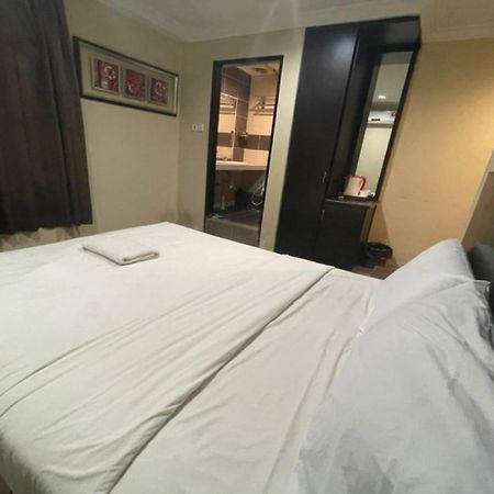 Oyo 90411 Perdana Hotel ลาบวน ภายนอก รูปภาพ