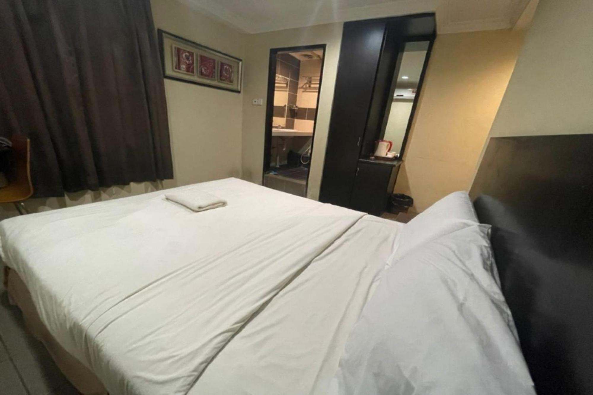 Oyo 90411 Perdana Hotel ลาบวน ภายนอก รูปภาพ