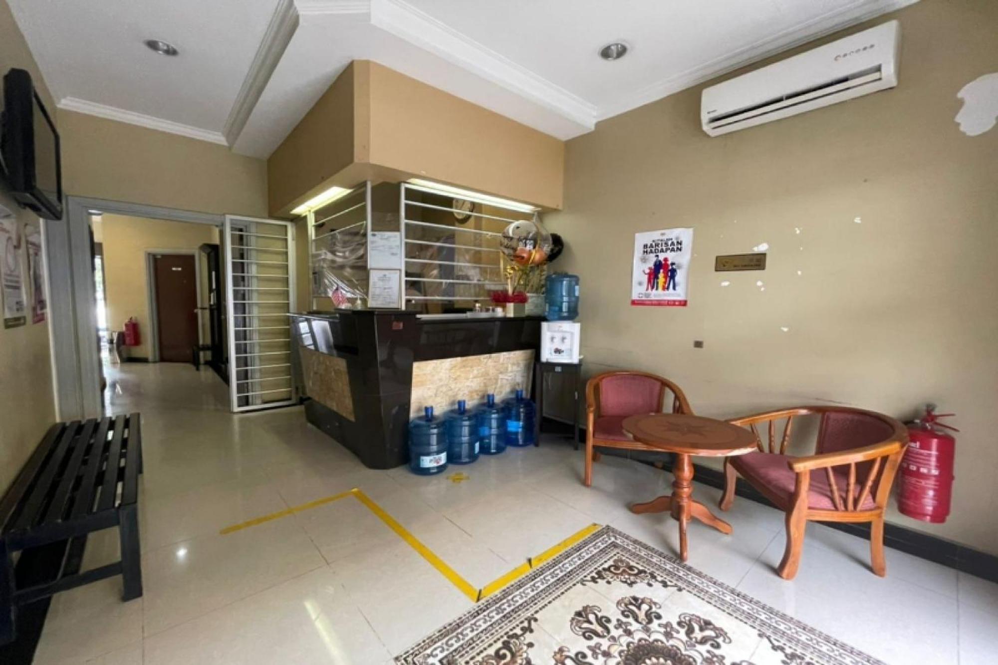 Oyo 90411 Perdana Hotel ลาบวน ภายนอก รูปภาพ